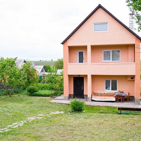 Guest House Cherepaha Kamianets-Podilskyi Exterior foto